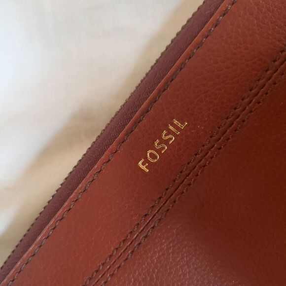 Fossil Tan Leather Wallet - faded back - Picture 5 of 16